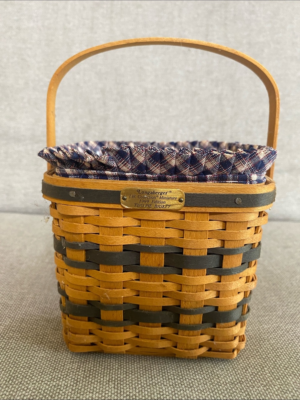 Longaberger 1999 J.W. Collection Miniature Pie Basket